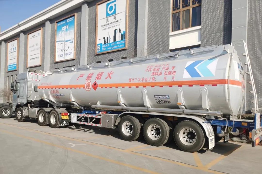 火力全開(kāi)！中集瑞江2021款液罐車(chē)全國(guó)交車(chē)不斷